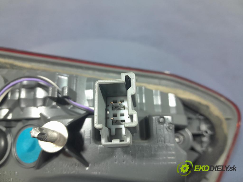 Ford Focus 2019 svetlo / reflektor zad Prava: Vnútri: JX7B-13A602-DC