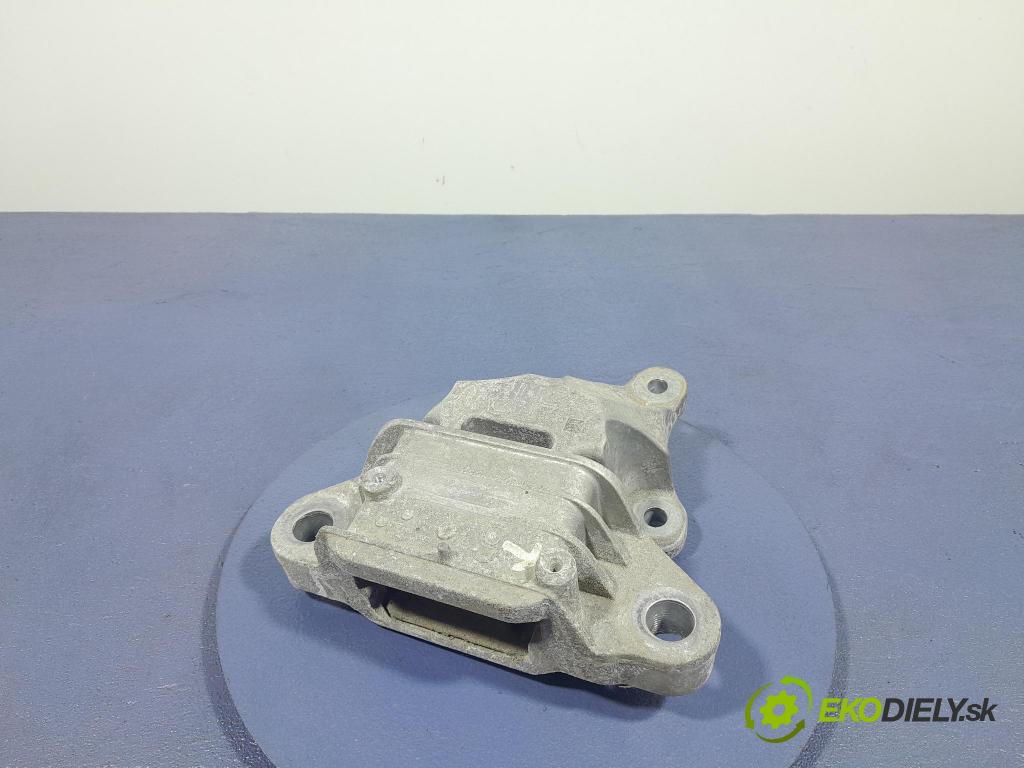 Ford Focus 2019 Vankúš/: držiak Motor: