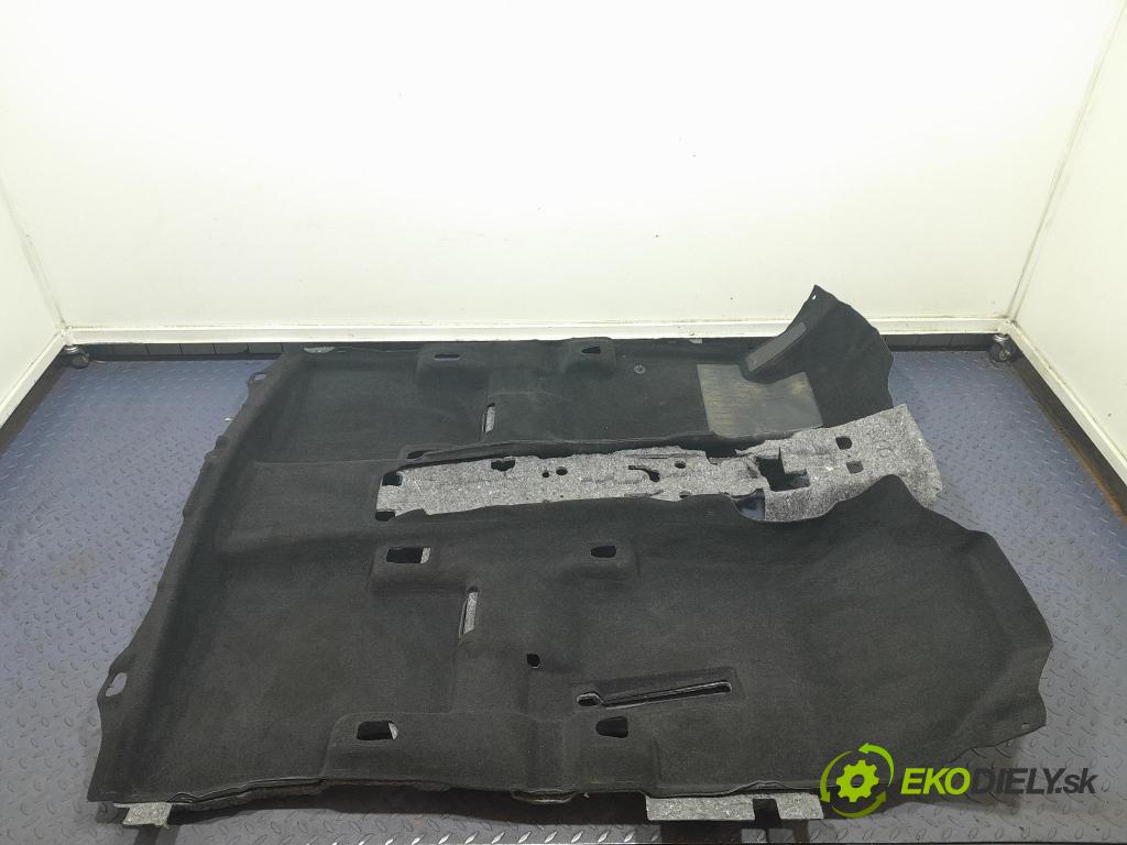 Toyota Rav4 2020 koberec do auta