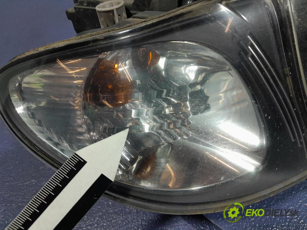 Bmw Seria 3 2002 Reflektor: v pravo: 6910956