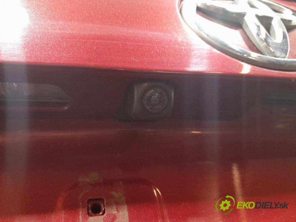 Toyota Rav4 2020 zadní dveře kufra: kufr