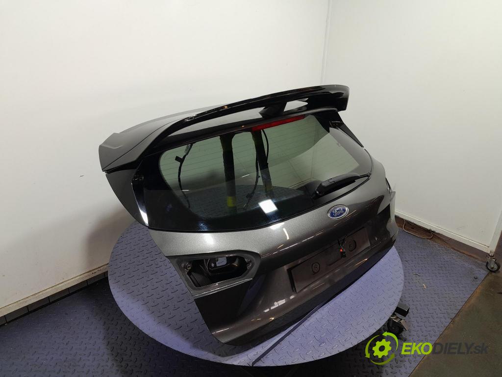 Ford Focus 2019 zadna dveře kufra: kufra: