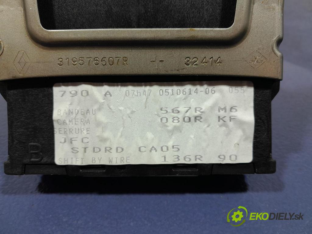 Renault Espace 2015 riadiaca jednotka 319592125R