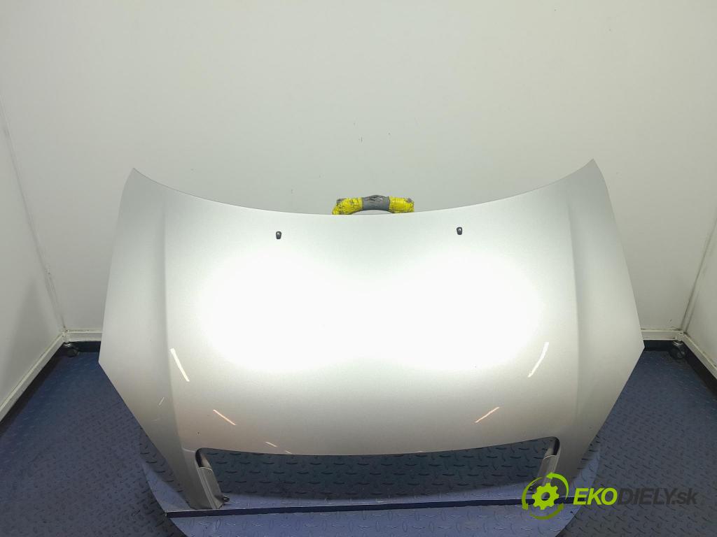 Toyota Avensis 2003 kapota přední: