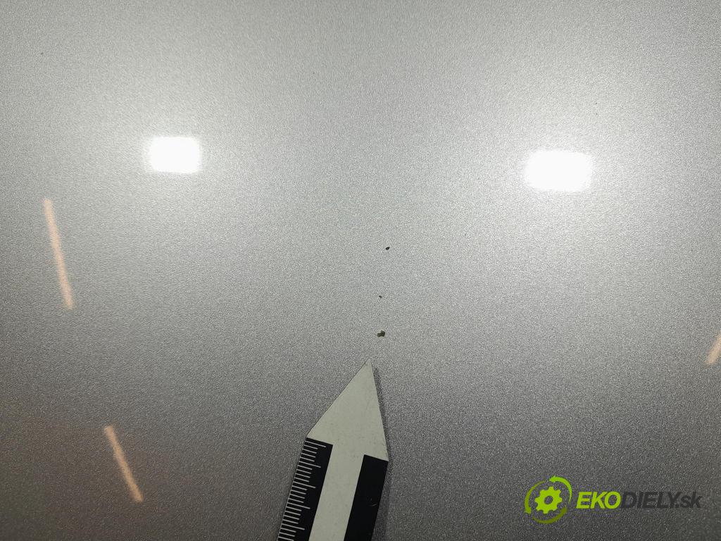 Toyota Avensis 2003 kapota přední: