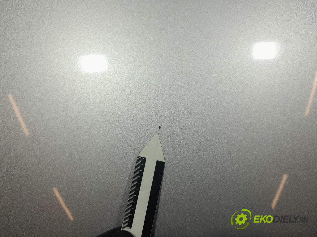 Toyota Avensis 2003 kapota přední: