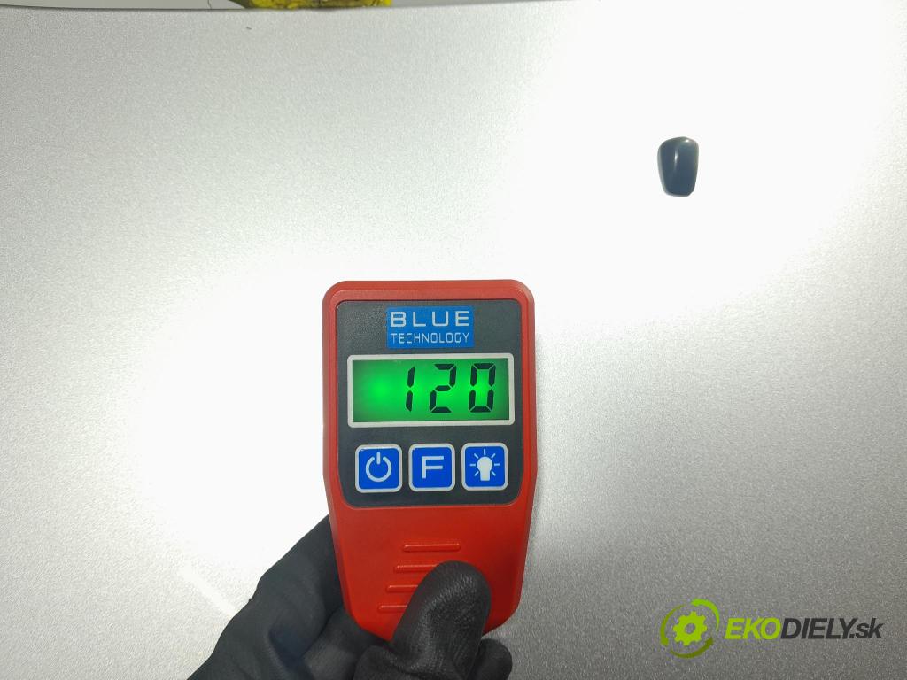 Toyota Avensis 2003 kapota přední: