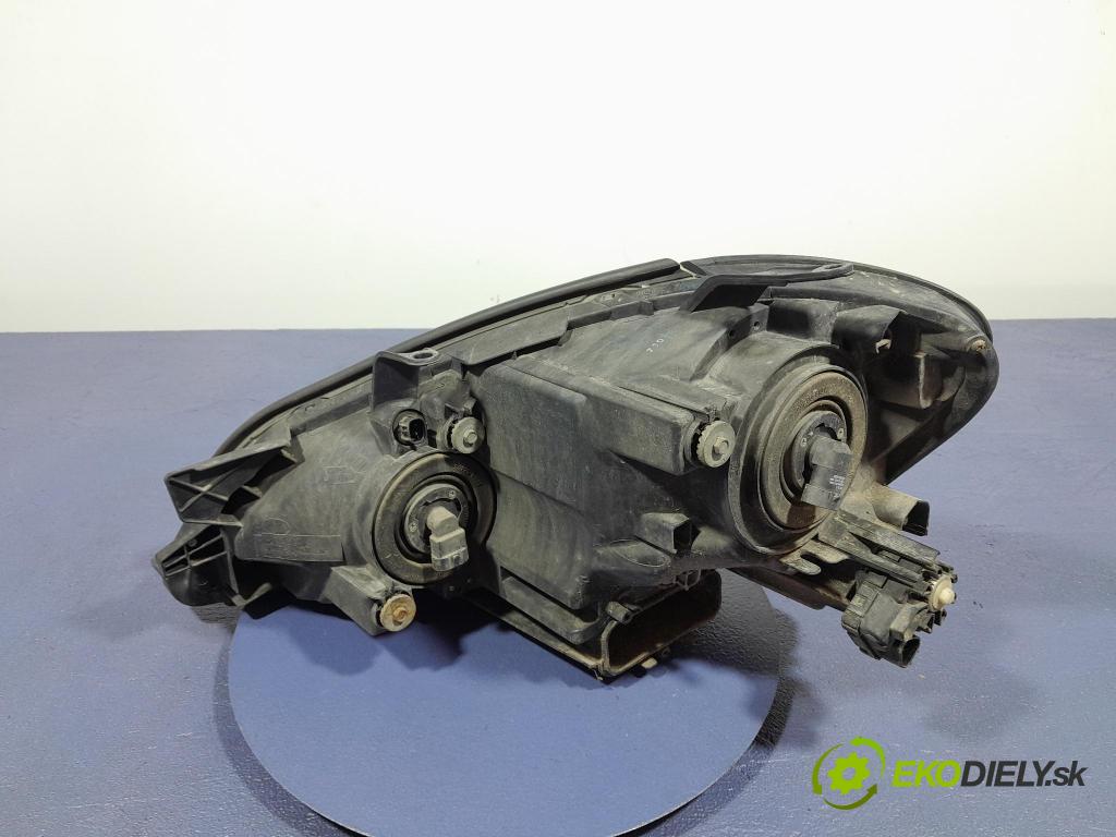 Toyota Avensis 2003 Reflektor: v pravo: