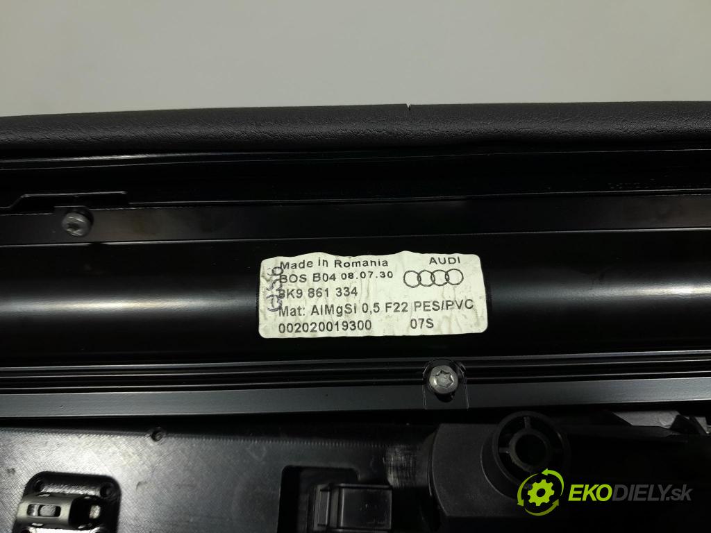 Audi A4 2008 Tapacír: dveře Zad: Práva: