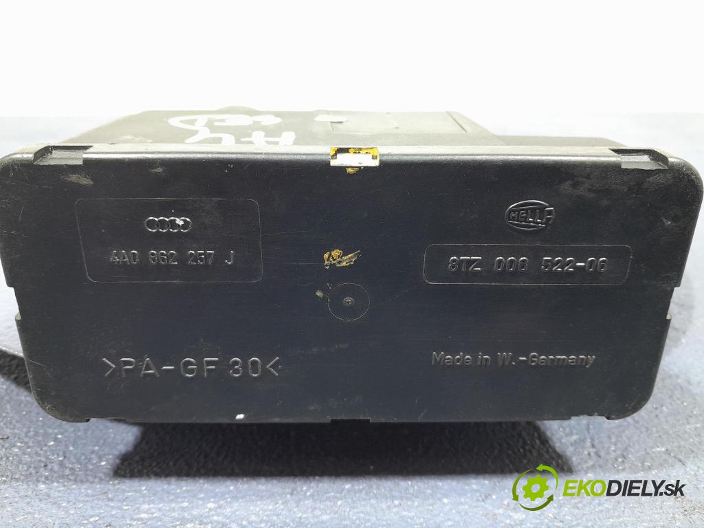 Audi A4 1995 pompa Centrálny: Zámok: 4A0862257J