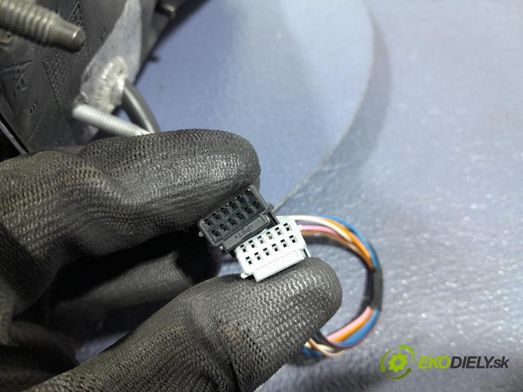 Renault Espace 2015 zrkadlo pravé 