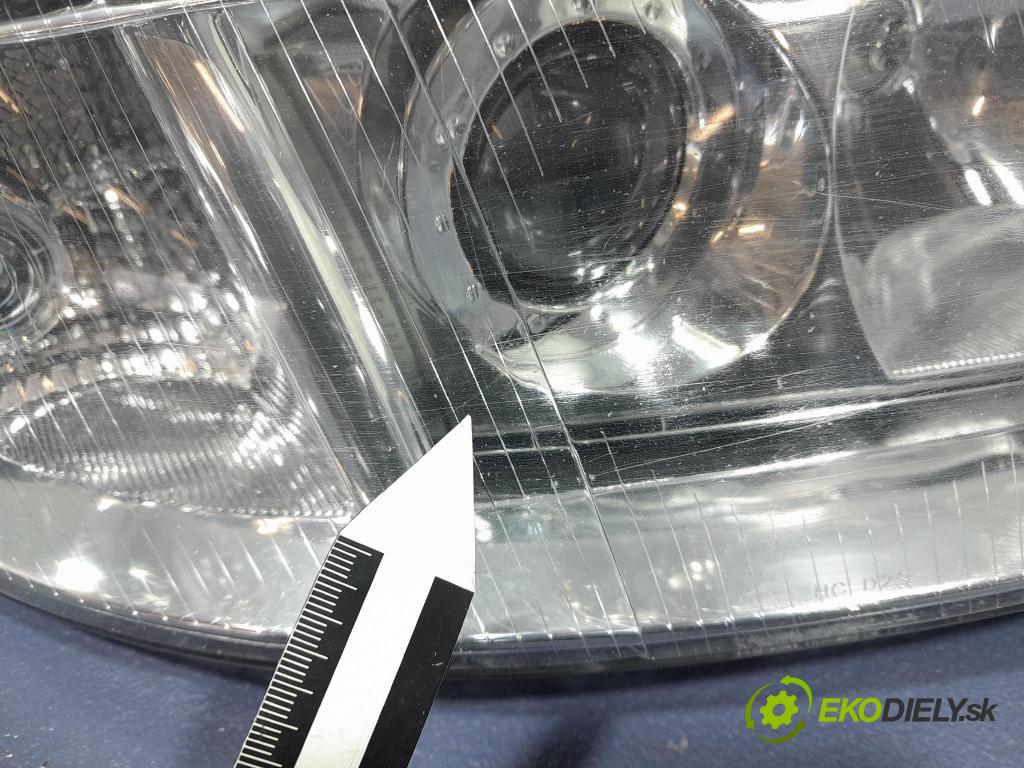 Audi A4 1995 Reflektor: v pravo: