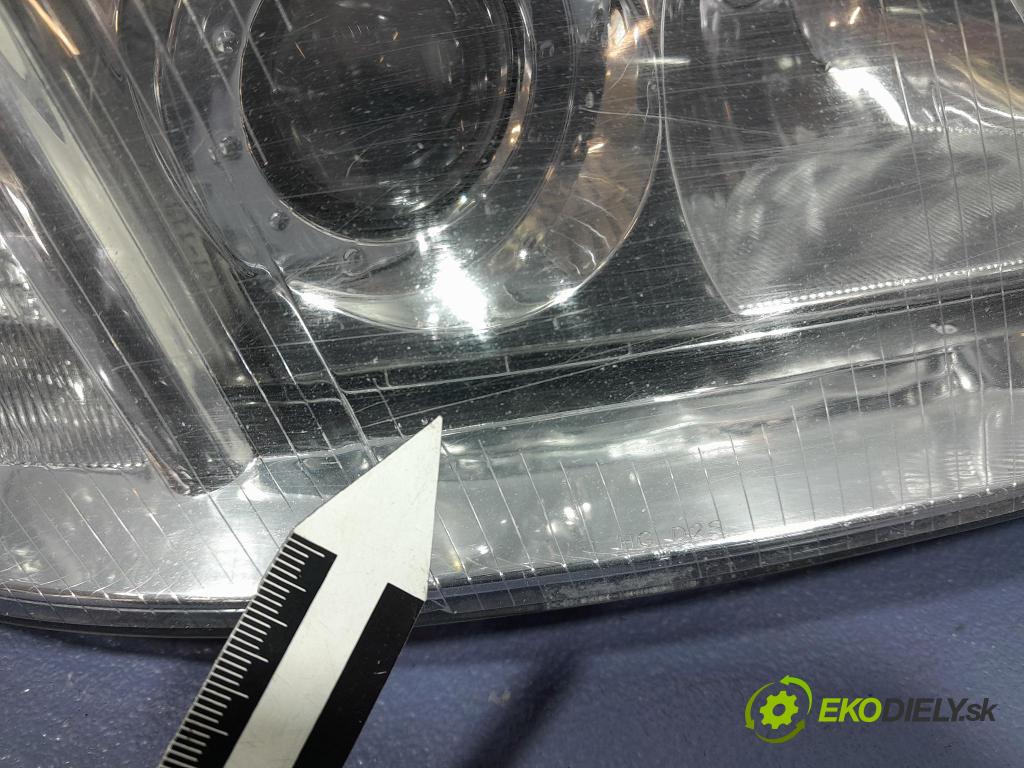 Audi A4 1995 Reflektor: v pravo: