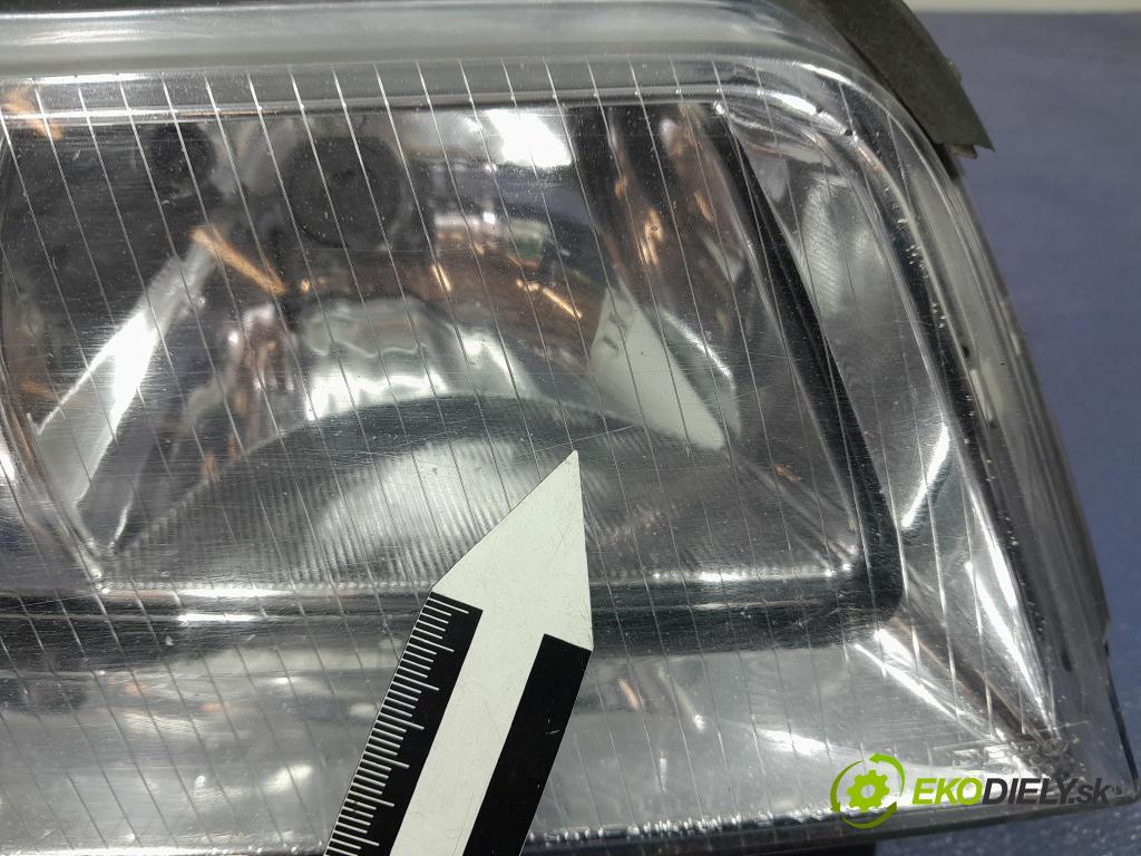 Audi A4 1995 Reflektor: v pravo: