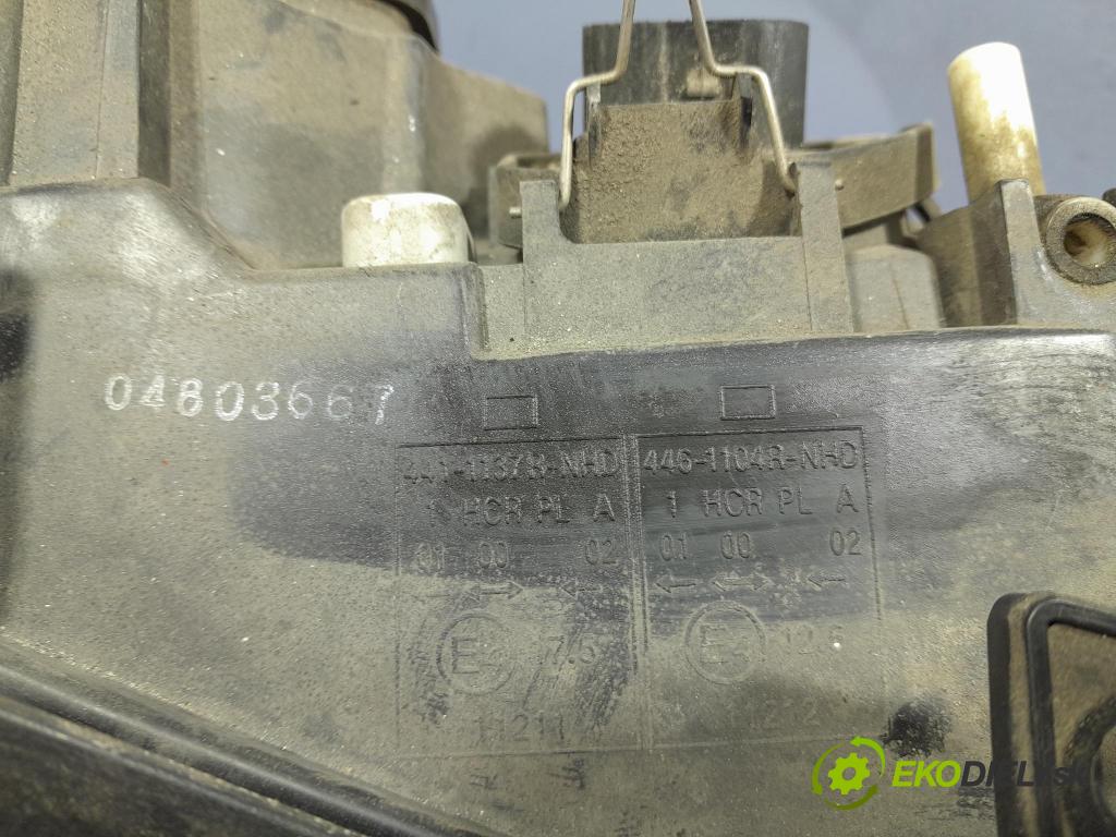 Audi A4 1995 Reflektor: v pravo: 