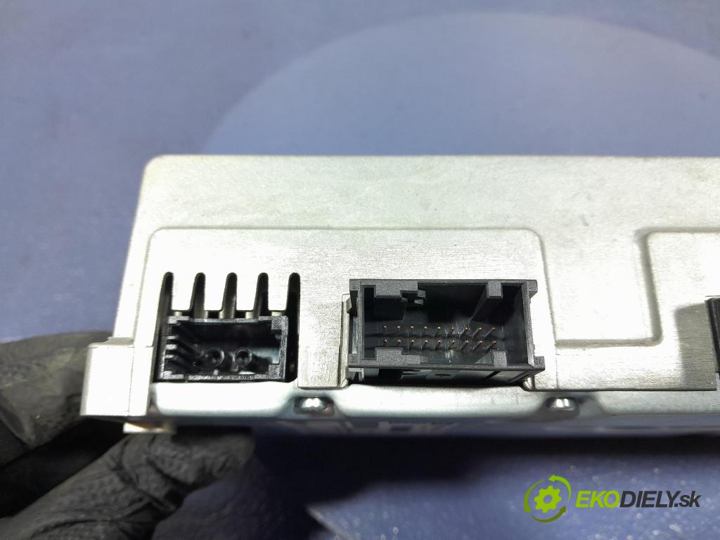 Audi A4 2008 Zesilovač: 8T0035223T