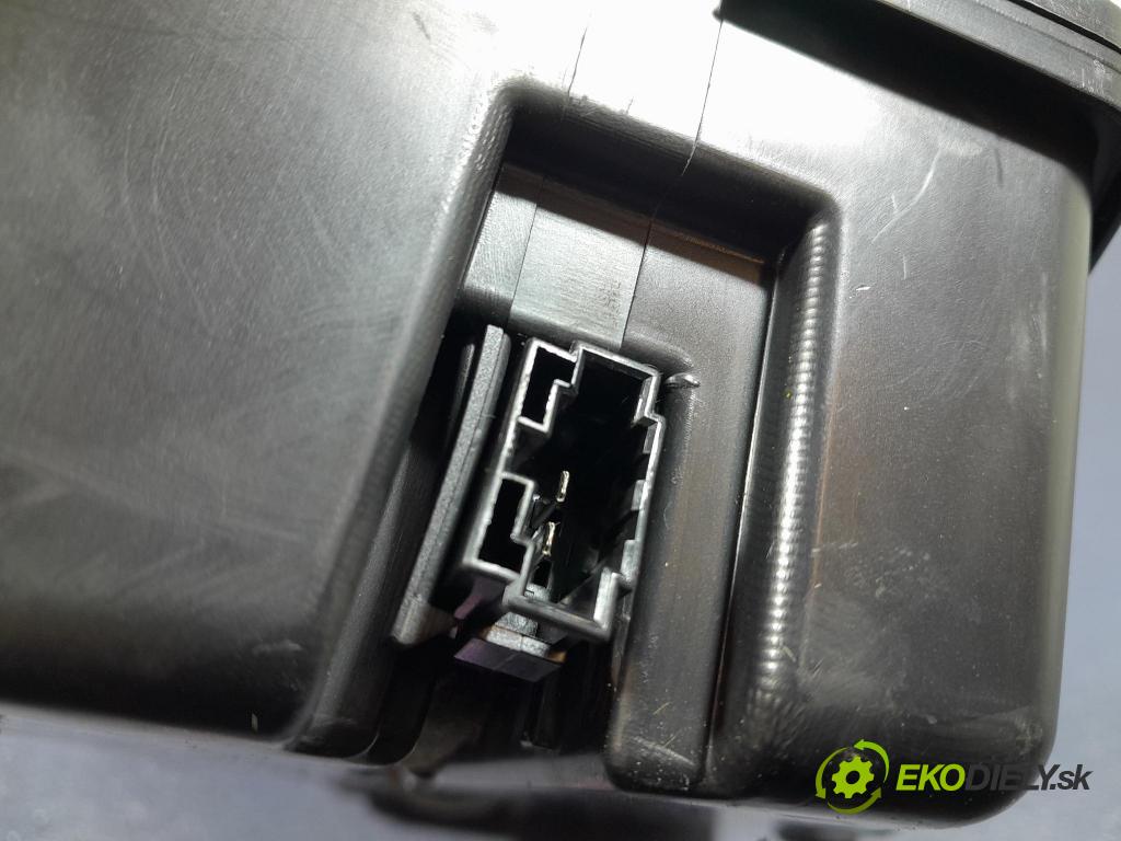 Audi A4 2008 Reproduktor / Subwoofer: 8K9035382A