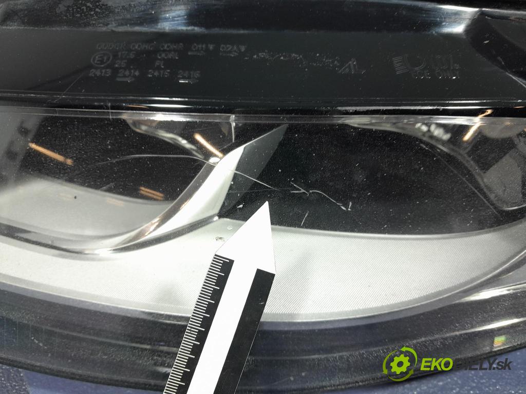 Audi A4 2008 Reflektor: Vľavo: 8K0941003