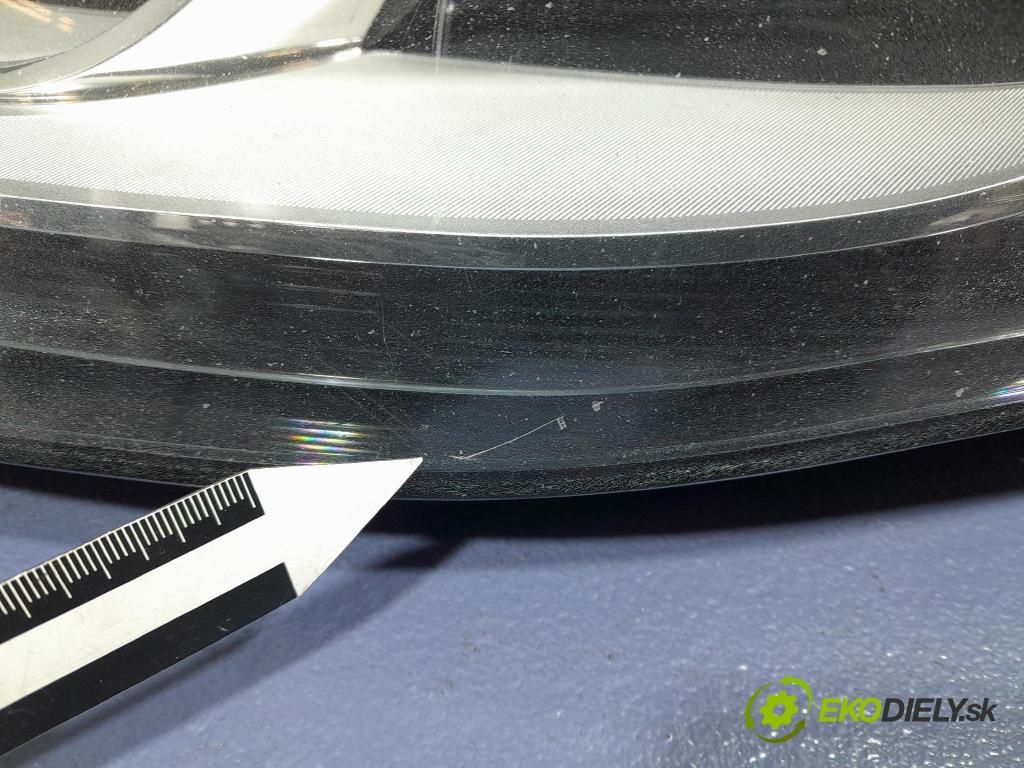 Audi A4 2008 Reflektor: Vľavo: 8K0941003