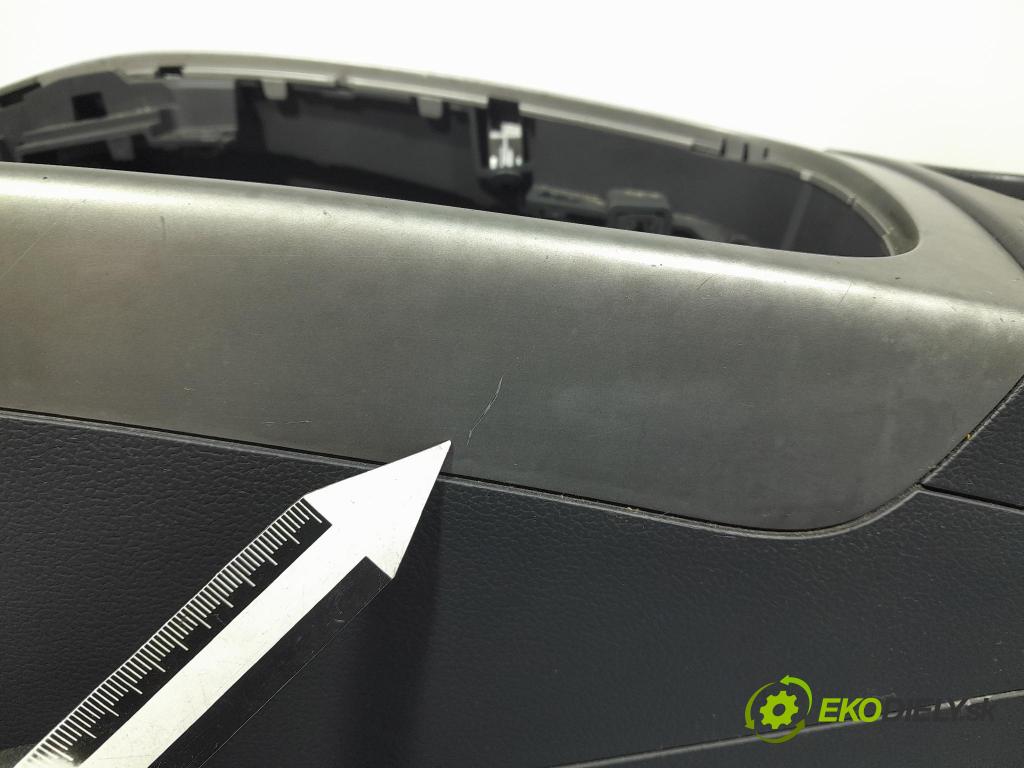 Audi A4 2008 operadlo