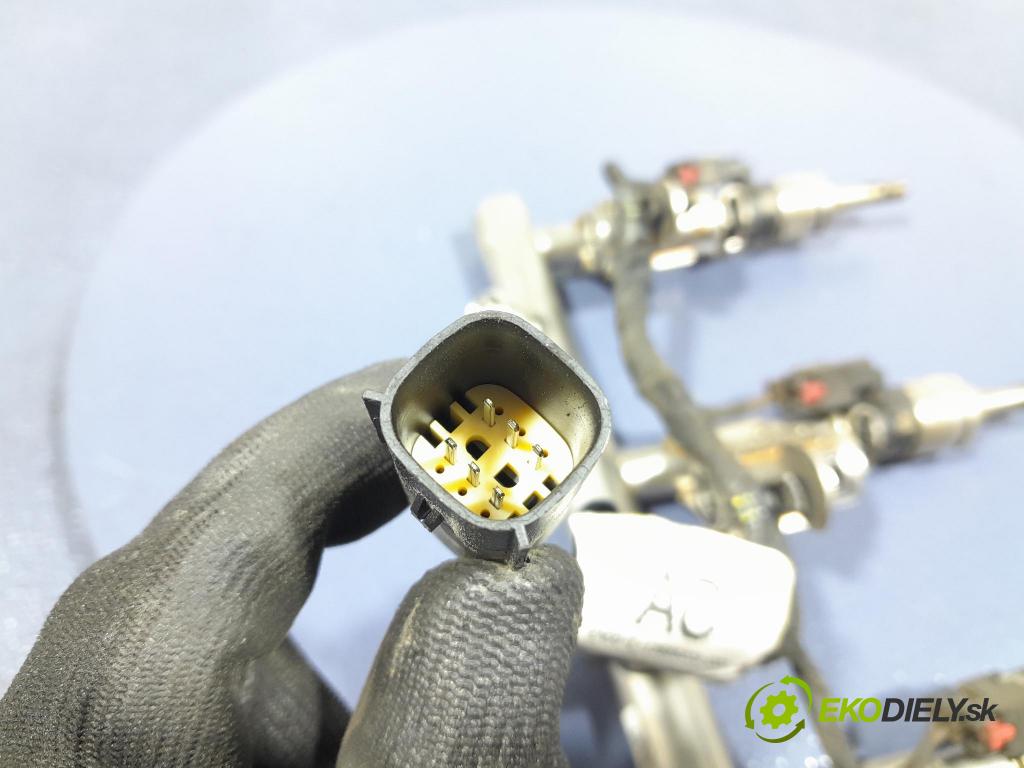 Ford Focus 2019 lišta Dodávka: HX7G-9D280-AA