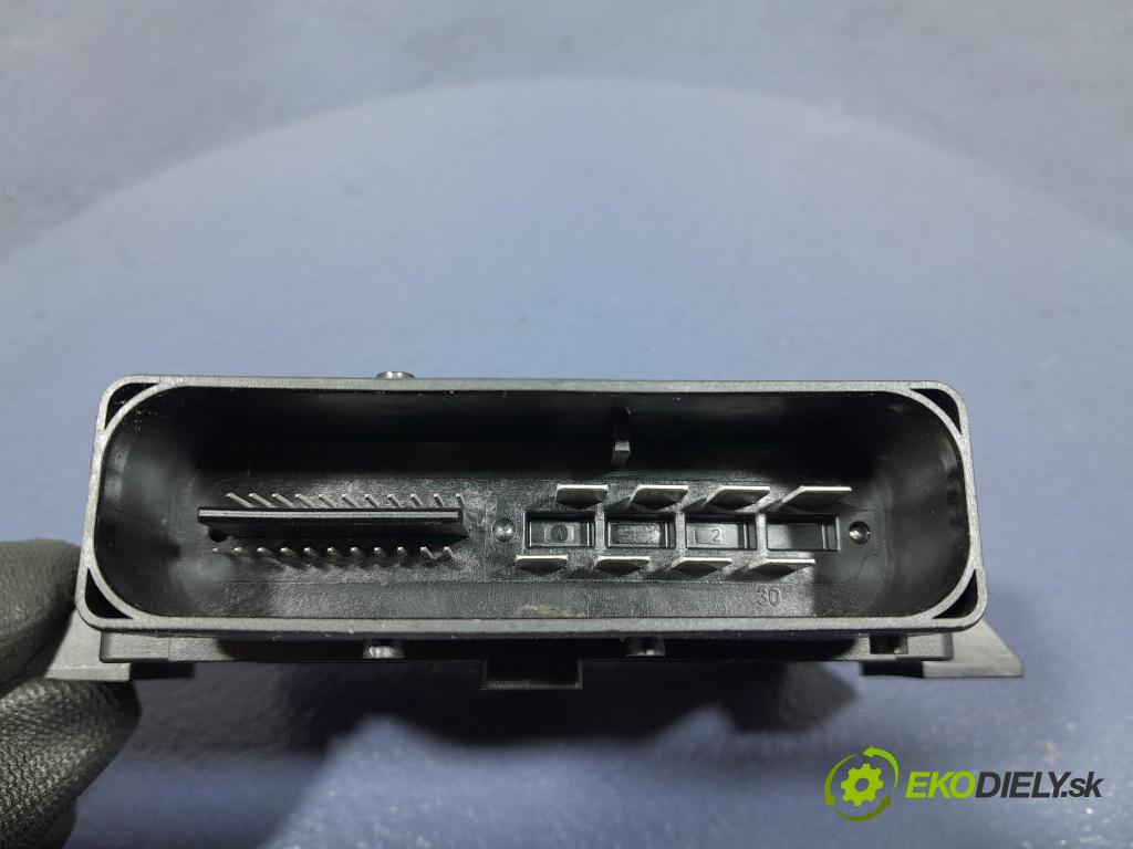 Audi A4 2008 řídící jednotka 8K0907801E