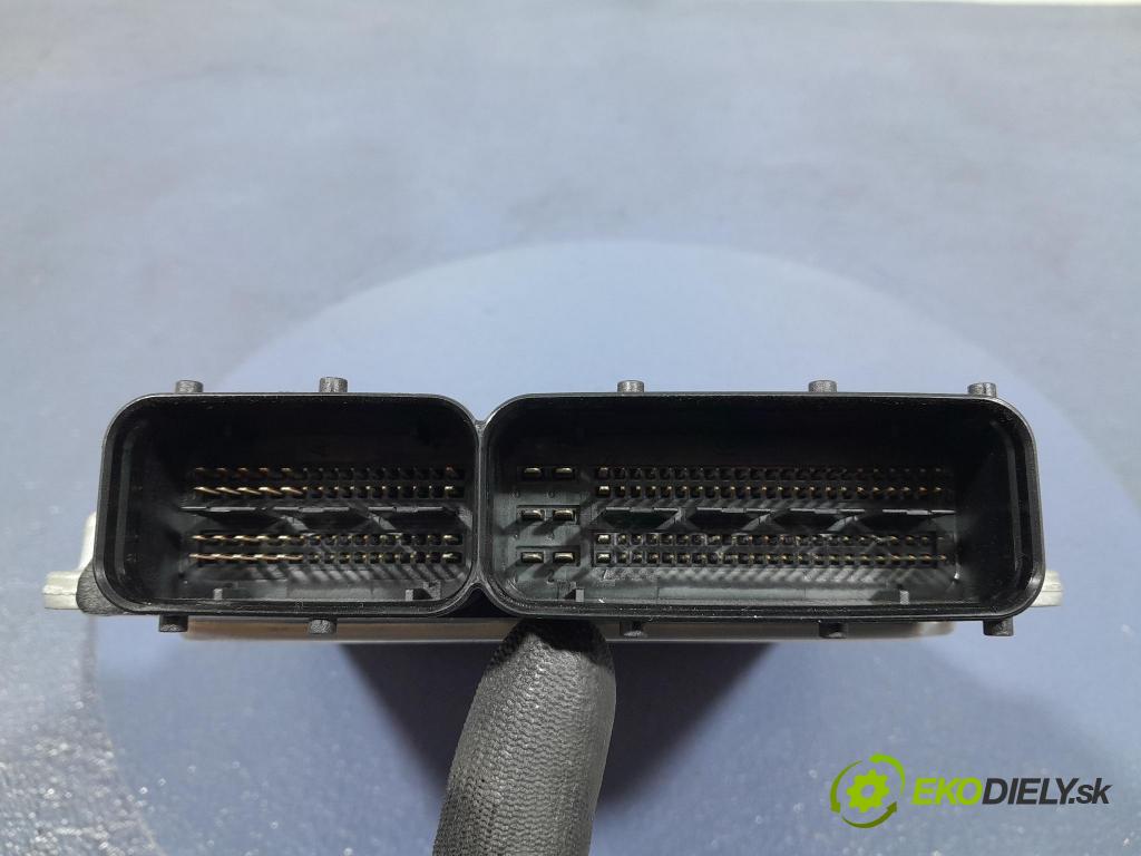 Audi A4 2008 řídící jednotka Motor: 03L906022KC