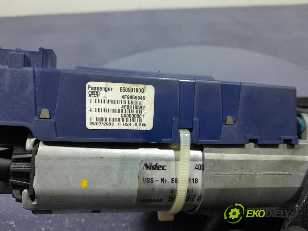 Audi A4 2008 Aktuátor: 8K9827852