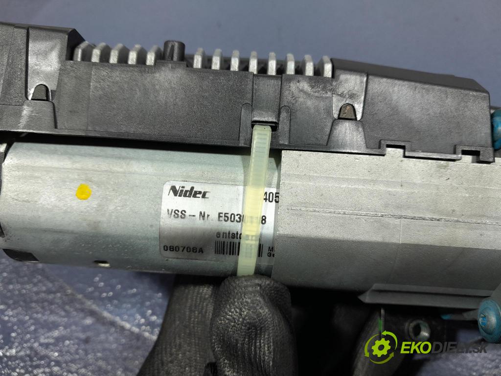 Audi A4 2008 Aktuátor: 8K9827851