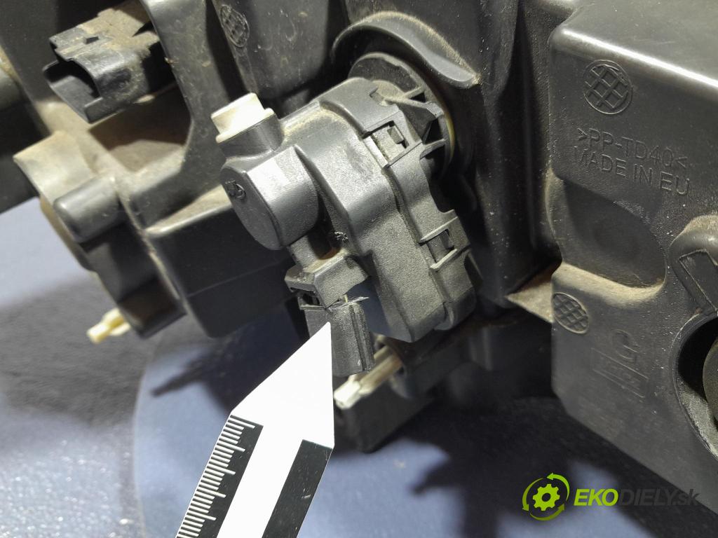 Renault Espace 2015 Reflektor: Vľavo: 260608372R