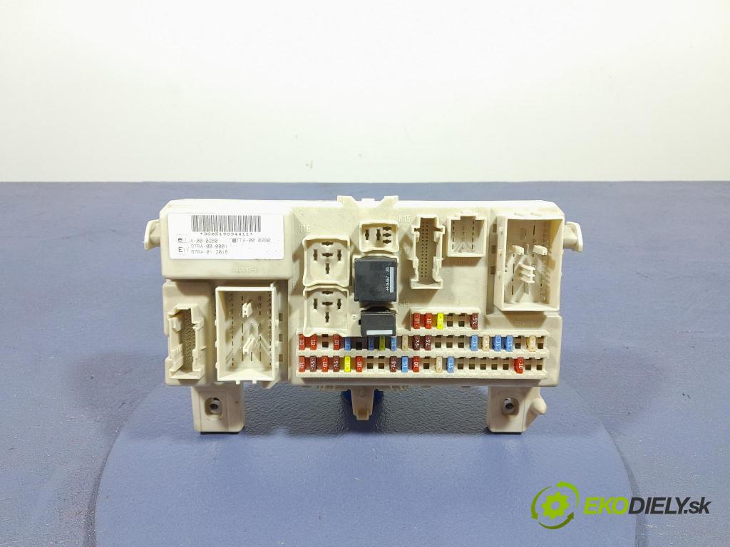 Ford Focus 2006 skrinka Poistky: 4M5T-14A073-AF