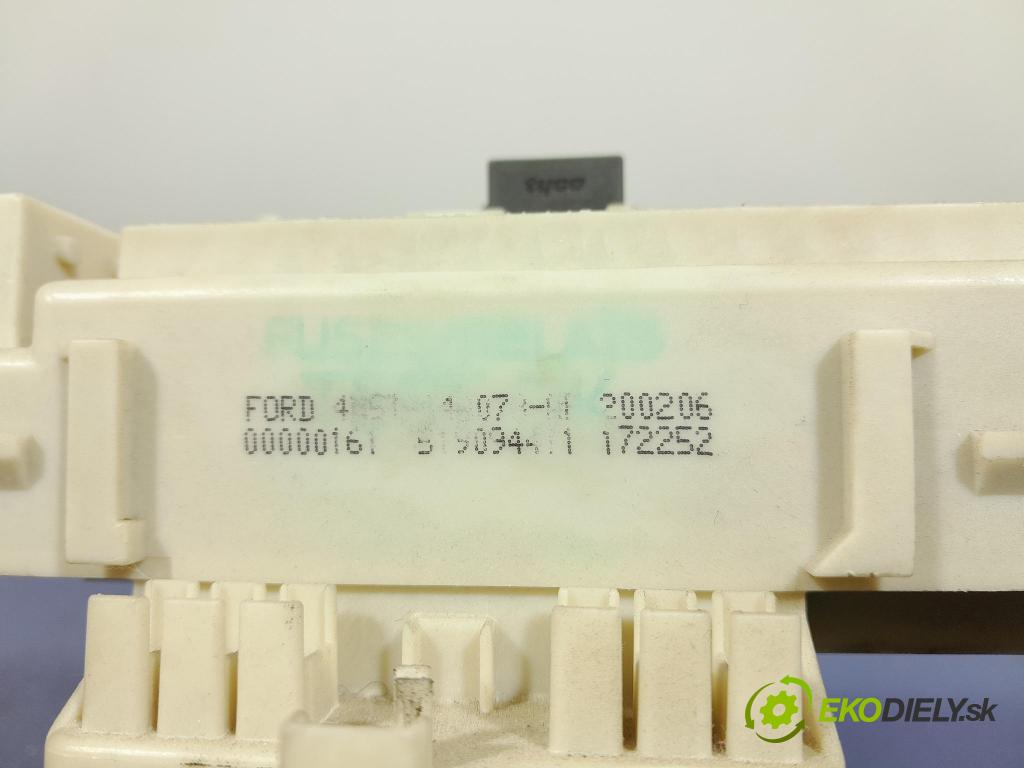 Ford Focus 2006 skrinka Poistky: 4M5T-14A073-AF