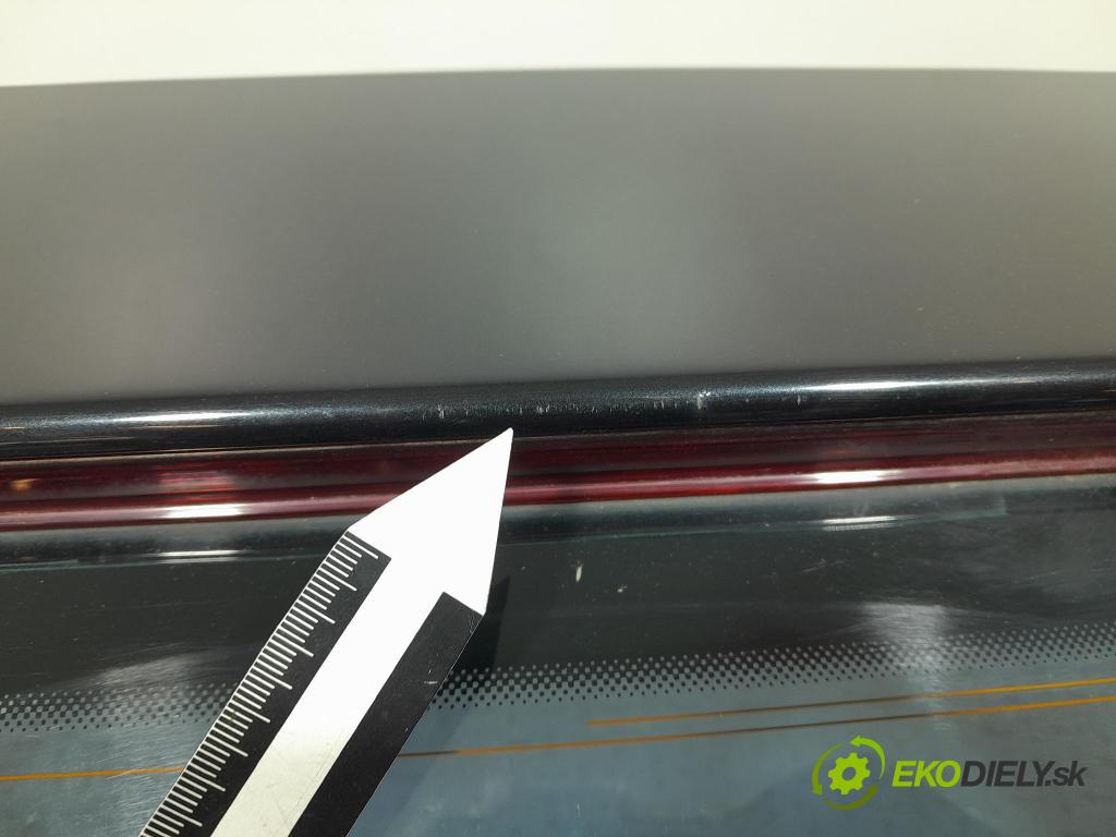 Audi A4 2008 zadna dveře kufra: kufra: