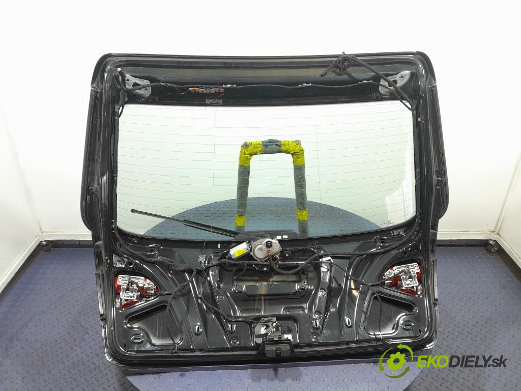 Audi A4 2008 zadna dveře kufra: kufra: