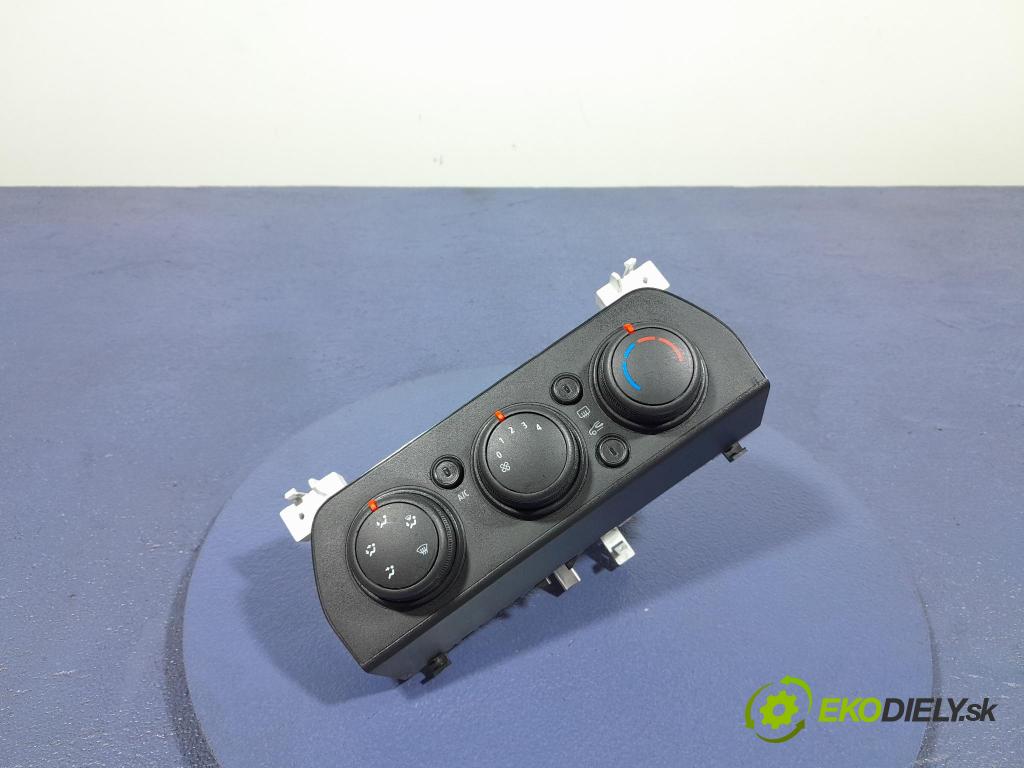 Dacia Sandero 2021 prepínač Klimatizácia: Prúd vzduchu: 275003079R