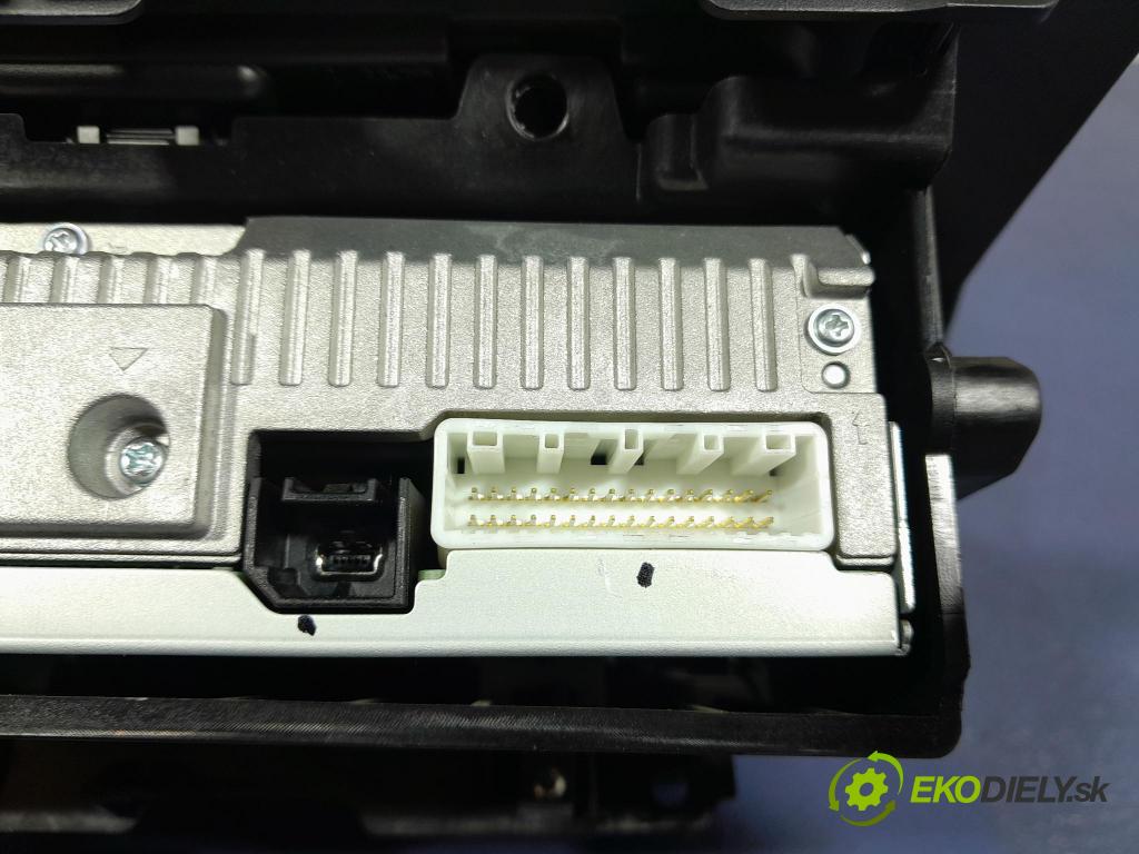 Dacia Sandero 2021 Radio I Navigácia: 280215181R