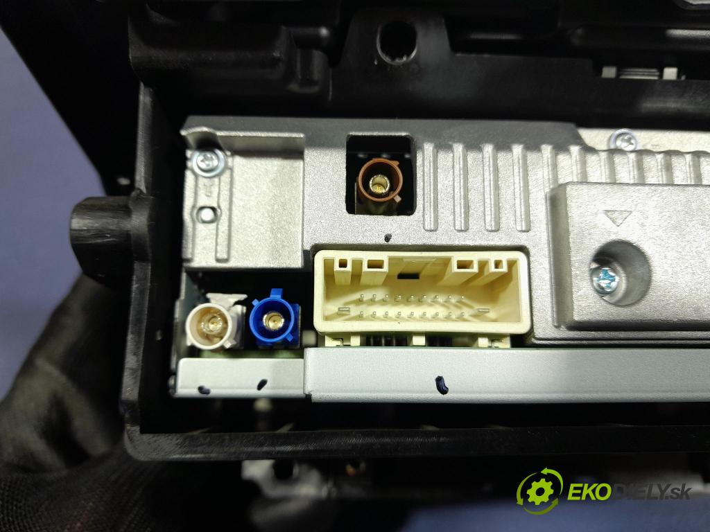 Dacia Sandero 2021 Radio I Navigácia: 280215181R