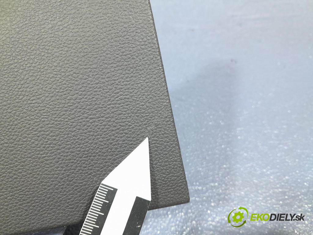 Dacia Sandero 2021 kryt Plast: Interiéry: 00239556