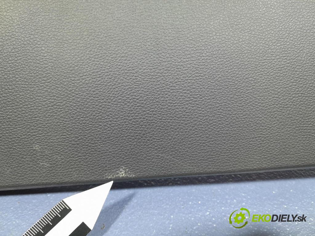 Dacia Sandero 2021 kryt Plast: Interiéry: 00239556