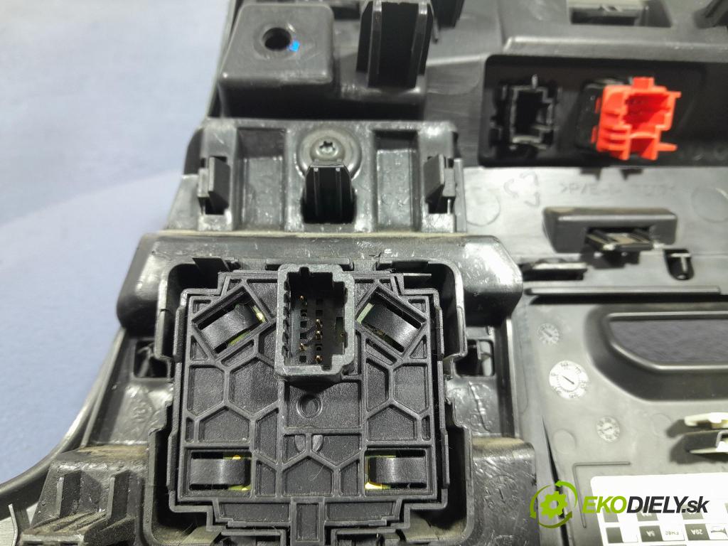 Dacia Sandero 2021 kryt Plast: Interiéry: 00239556