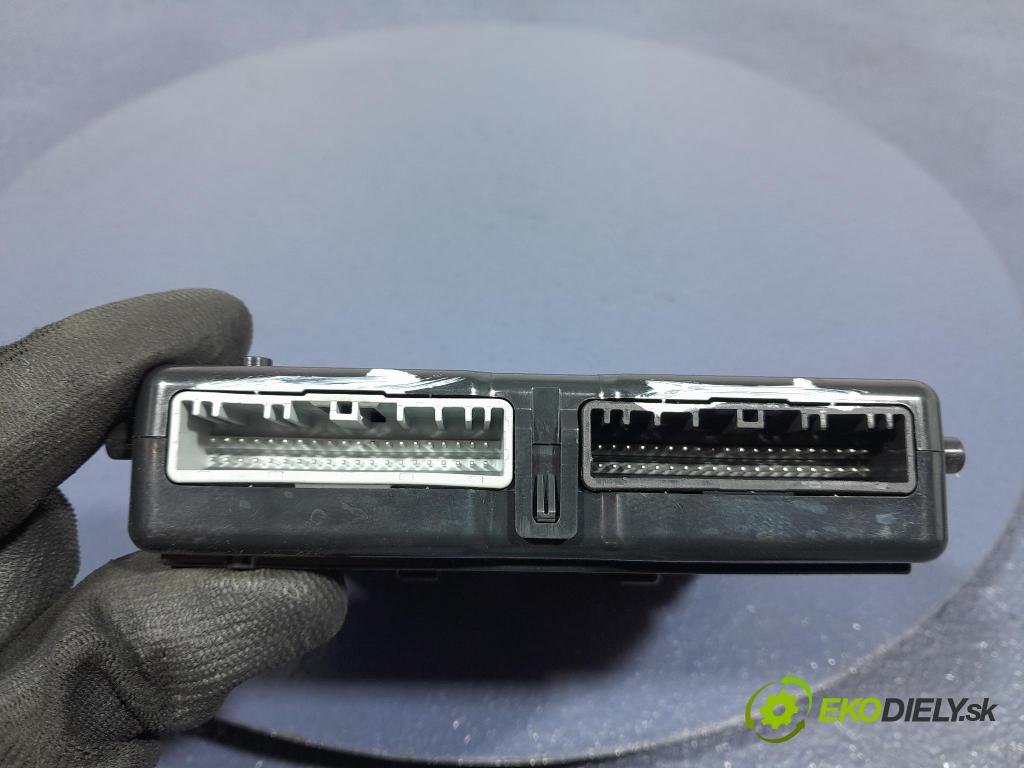 Renault Espace 2015 riadiaca jednotka 285252707R