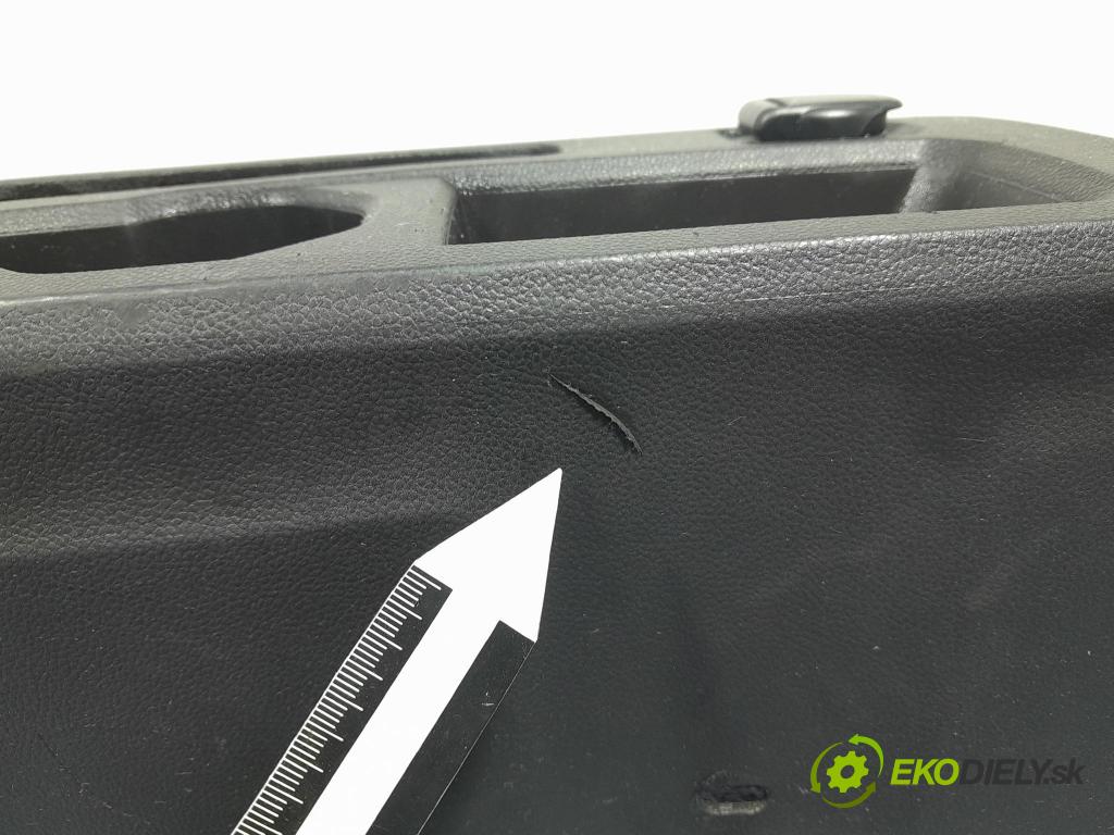 Dacia Sandero 2021 tunel Stredný: