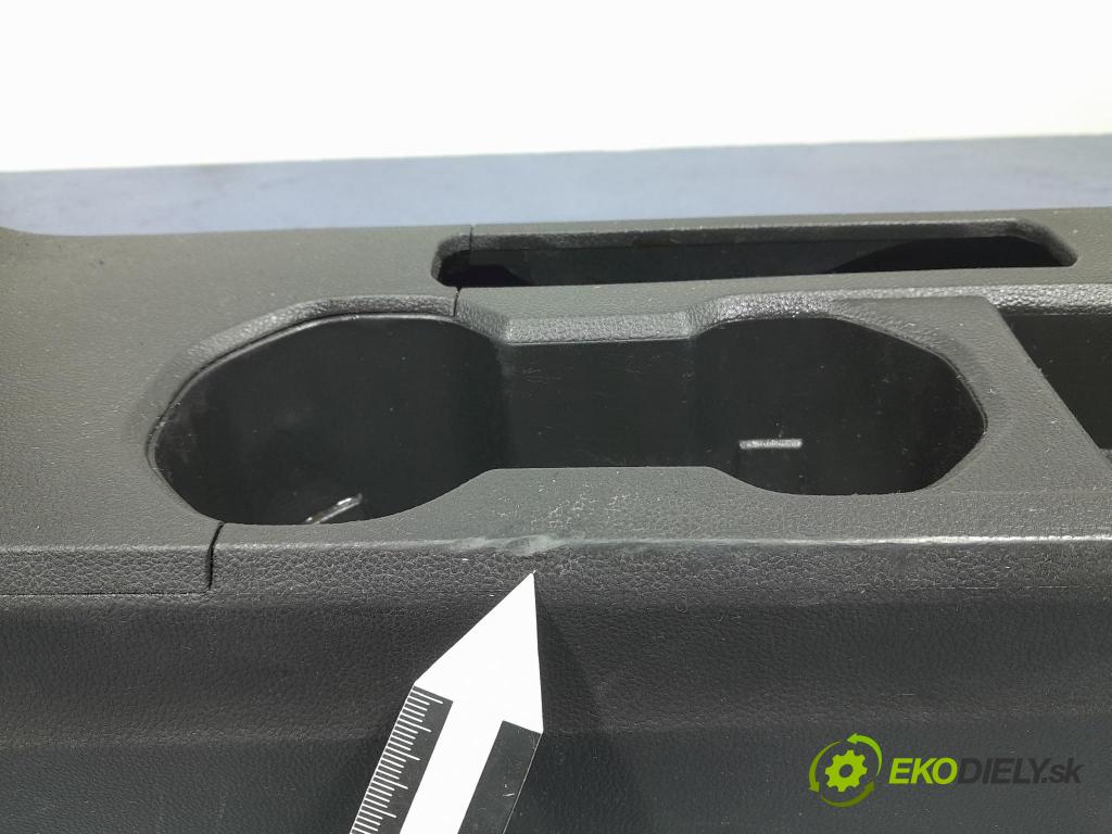 Dacia Sandero 2021 tunel Stredný: