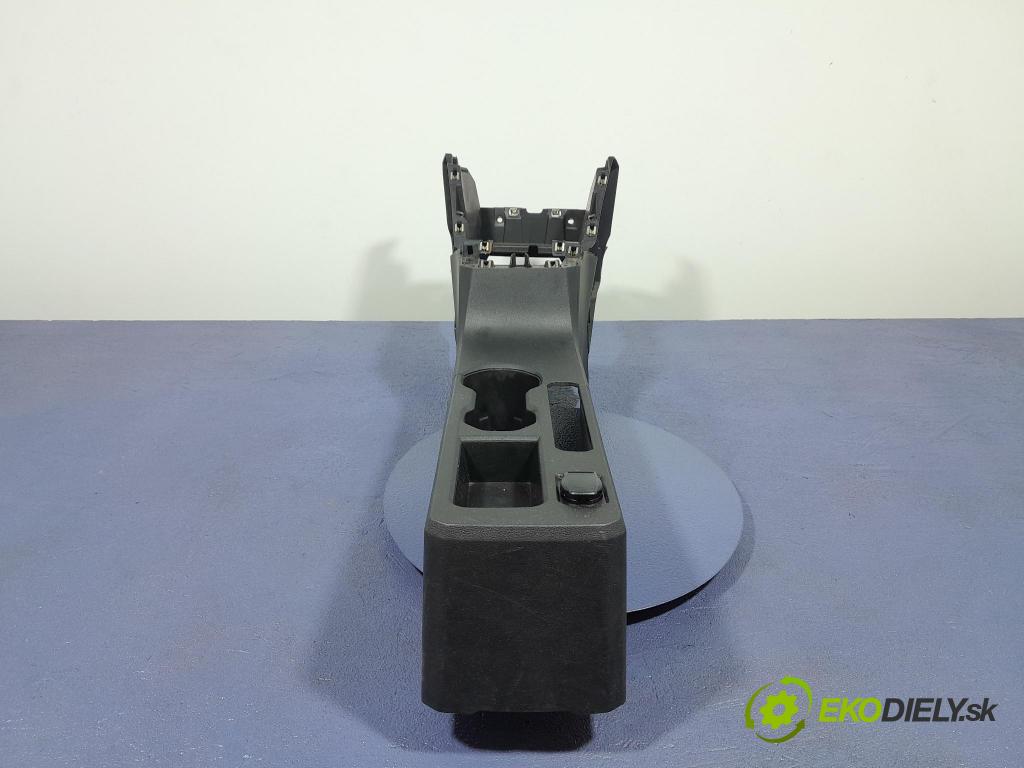 Dacia Sandero 2021 tunel Stredný: