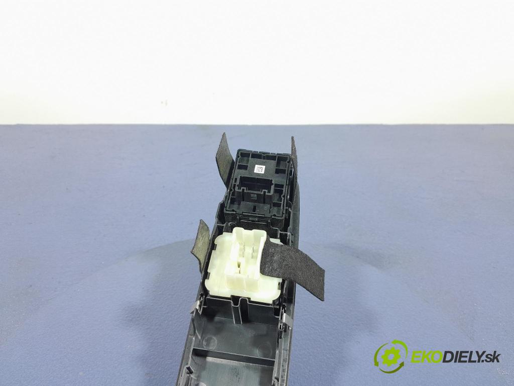 Dacia Sandero 2021 prepínač Okná: 809614836R