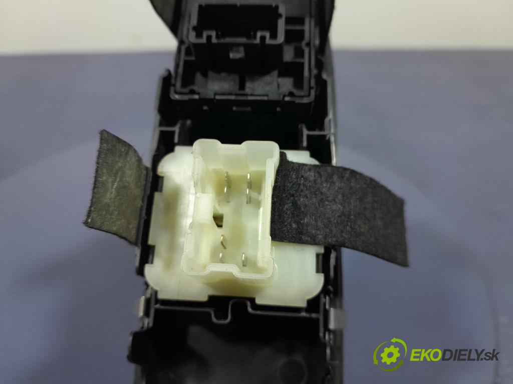 Dacia Sandero 2021 prepínač Okná: 809614836R