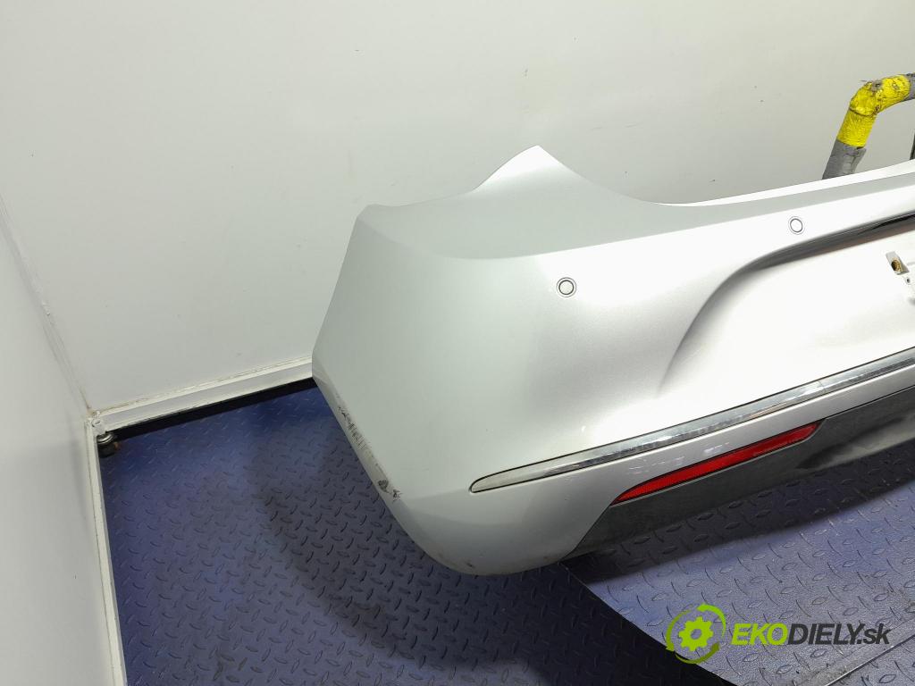 Opel Astra 2015 nárazník zad