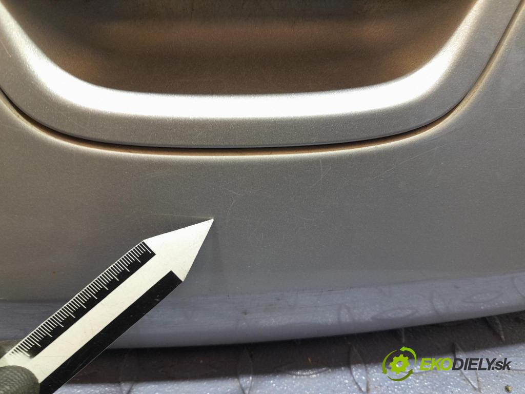 Opel Astra 2015 zadna dveře kufra: kufra: