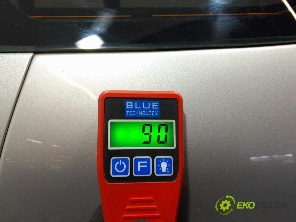 Opel Astra 2015 zadna dveře kufra: kufra: