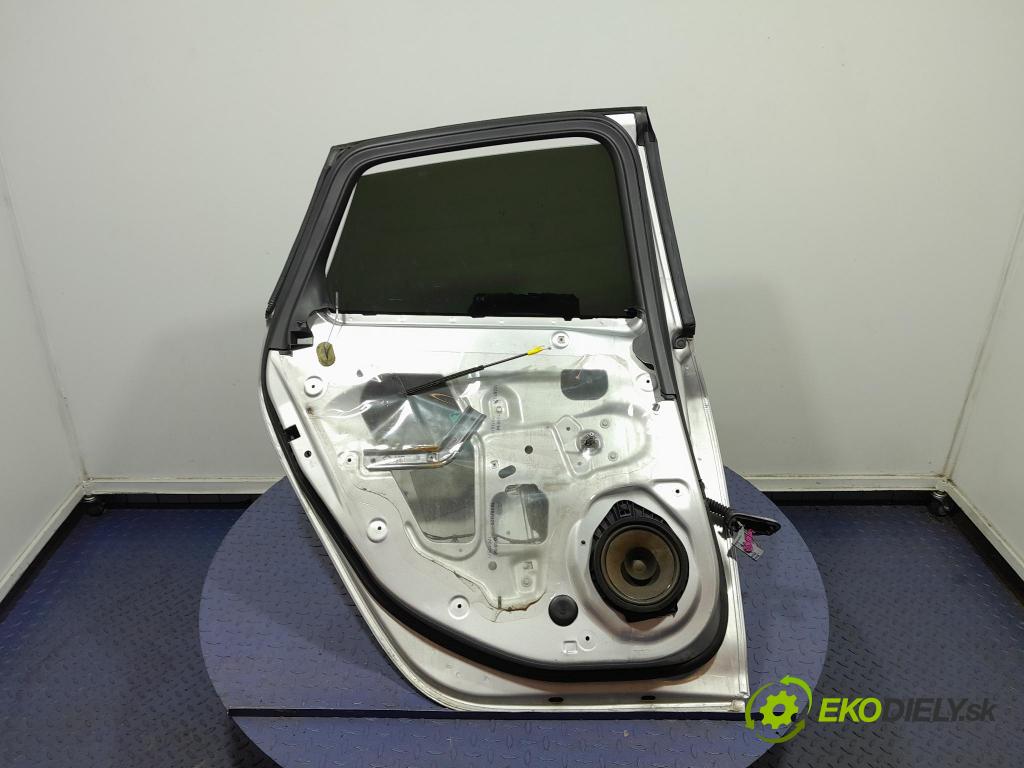 Opel Astra 2015 dvere zad Vľavo: 